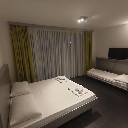 Whitehouse Apartments Makarska Exterior foto
