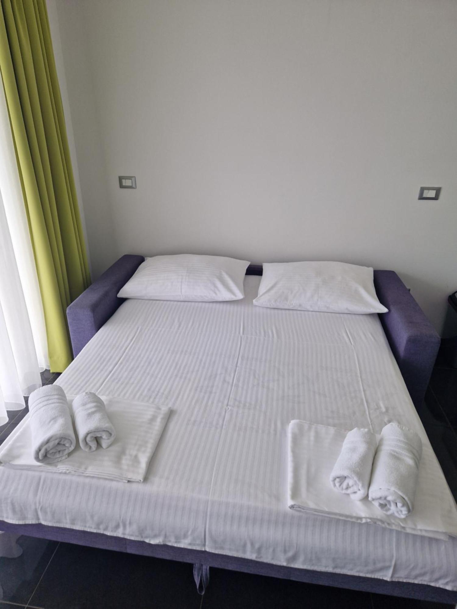 Whitehouse Apartments Makarska Exterior foto