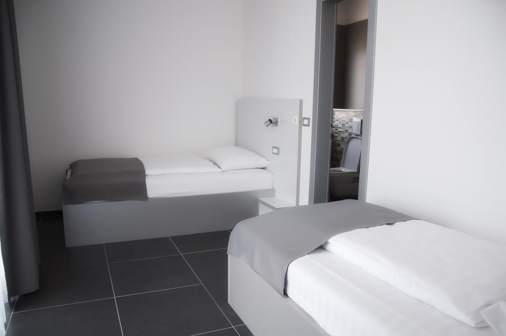 Whitehouse Apartments Makarska Exterior foto