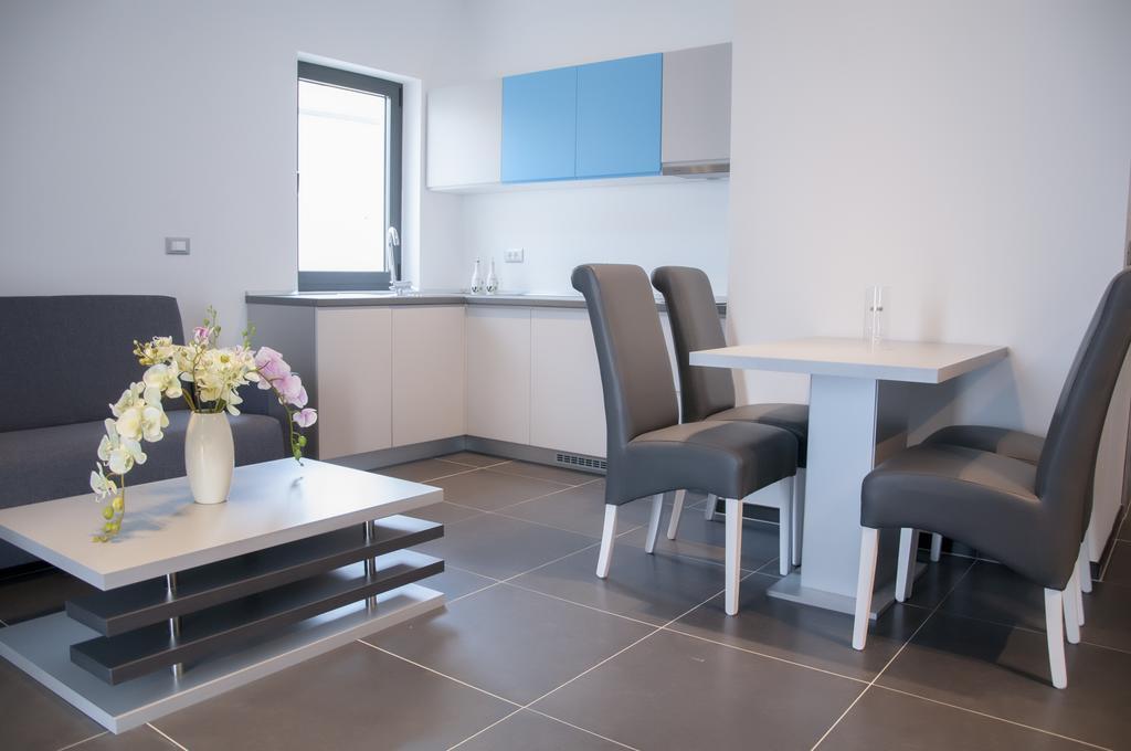 Whitehouse Apartments Makarska Exterior foto