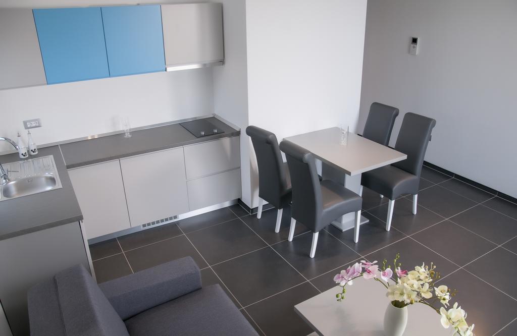 Whitehouse Apartments Makarska Exterior foto