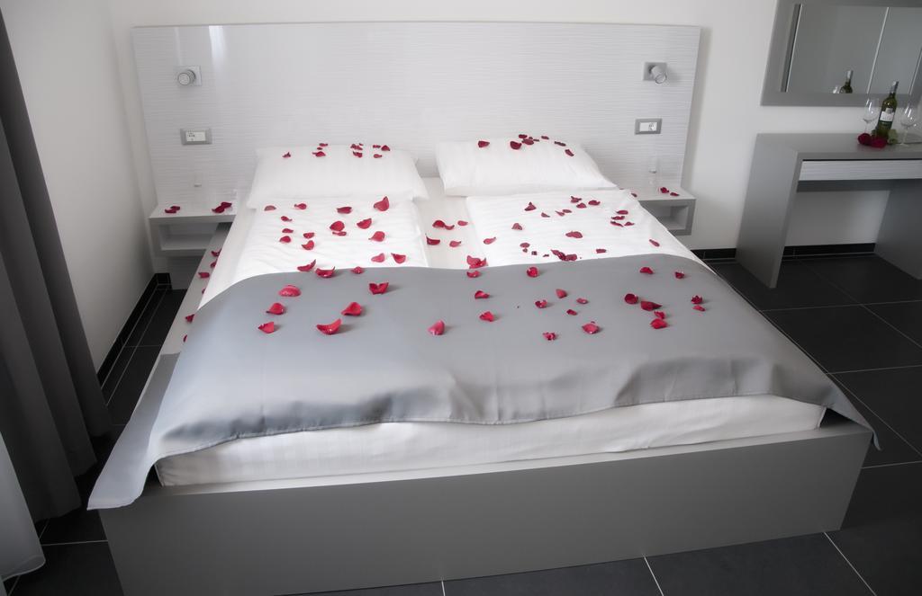 Whitehouse Apartments Makarska Exterior foto