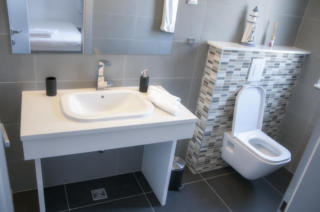 Whitehouse Apartments Makarska Exterior foto