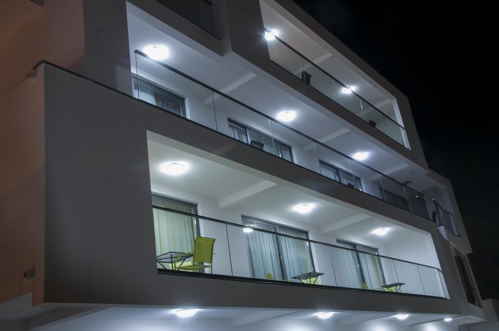 Whitehouse Apartments Makarska Exterior foto