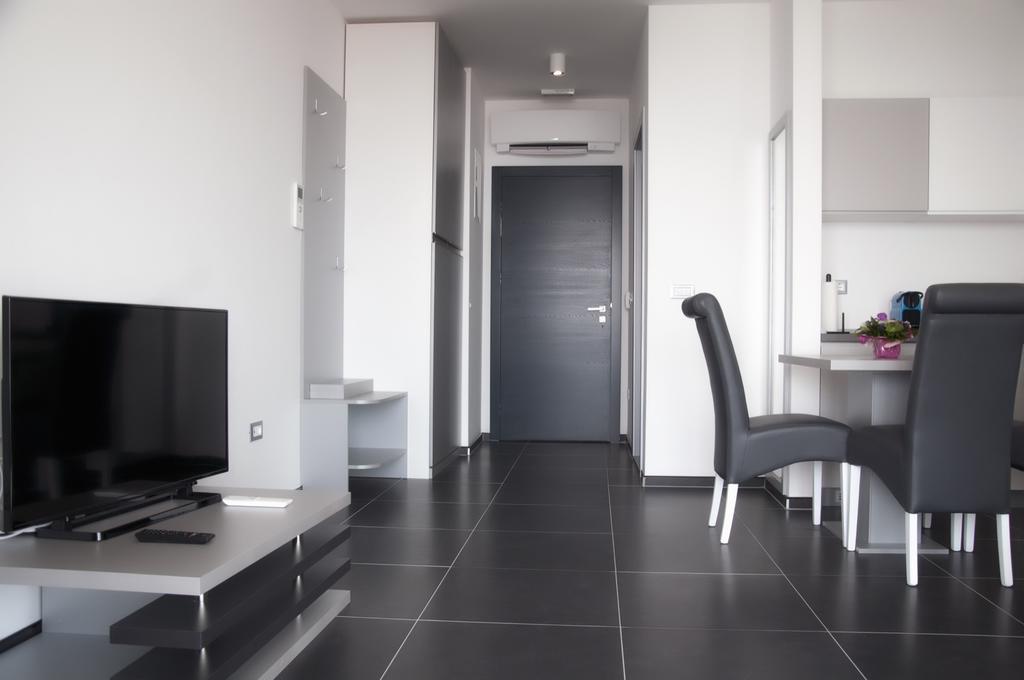 Whitehouse Apartments Makarska Exterior foto