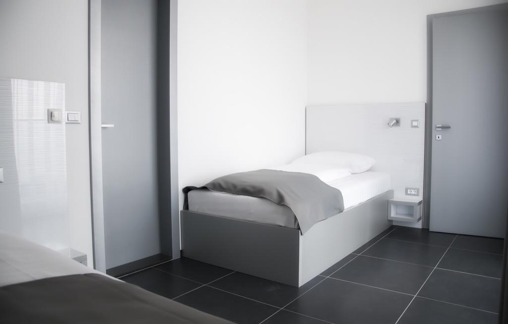 Whitehouse Apartments Makarska Exterior foto