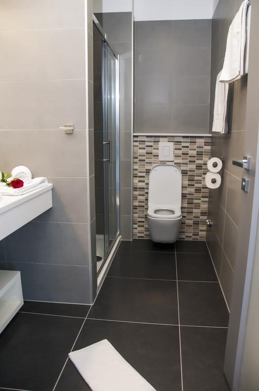 Whitehouse Apartments Makarska Exterior foto
