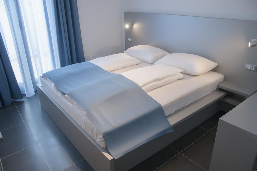 Whitehouse Apartments Makarska Exterior foto