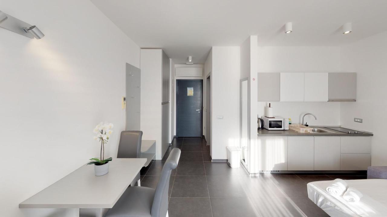 Whitehouse Apartments Makarska Exterior foto