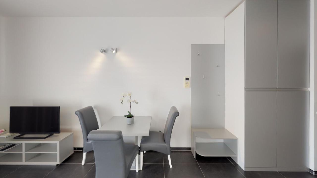 Whitehouse Apartments Makarska Exterior foto