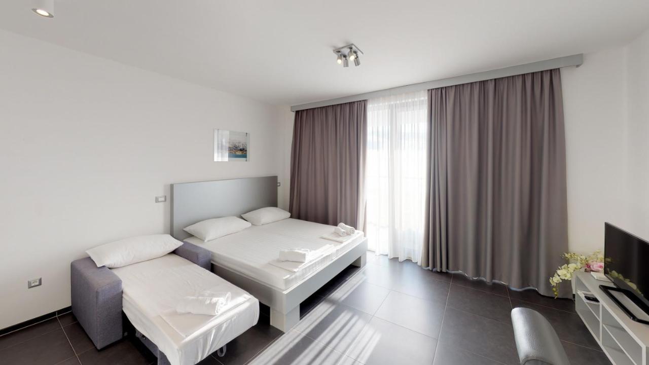 Whitehouse Apartments Makarska Exterior foto