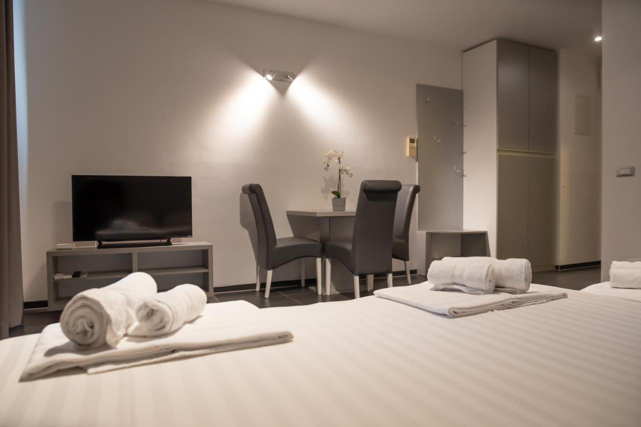 Whitehouse Apartments Makarska Exterior foto