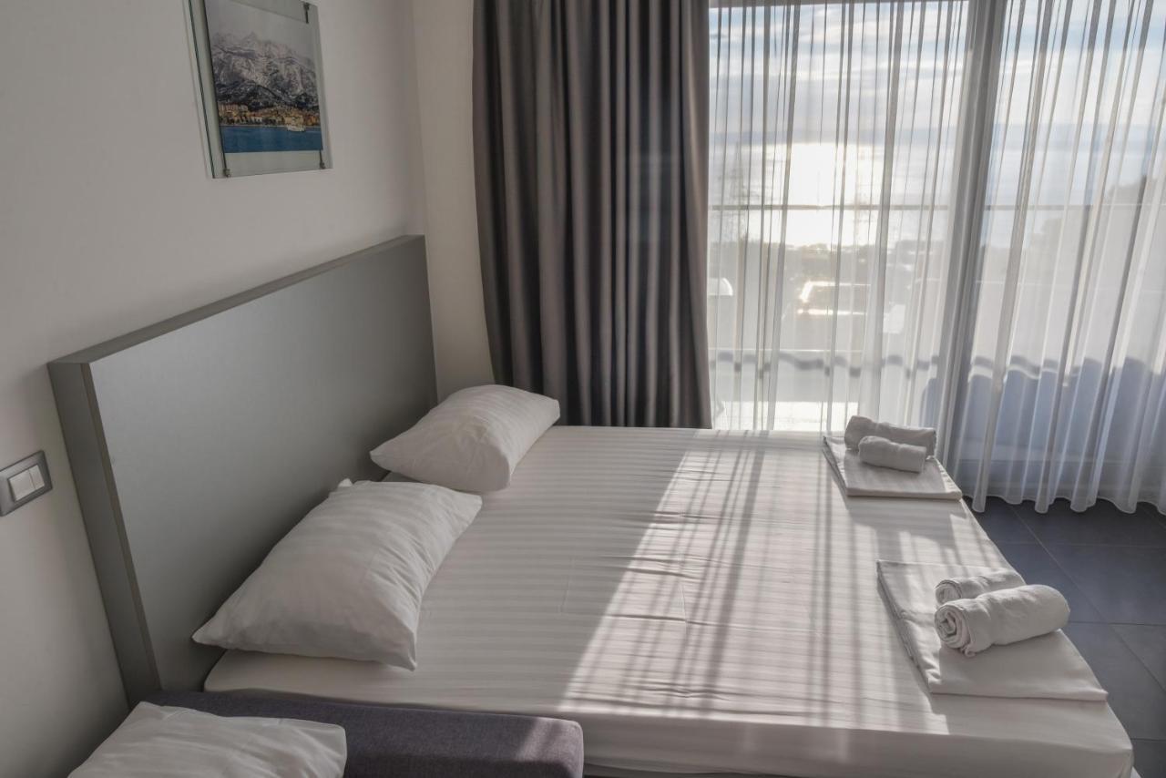 Whitehouse Apartments Makarska Exterior foto